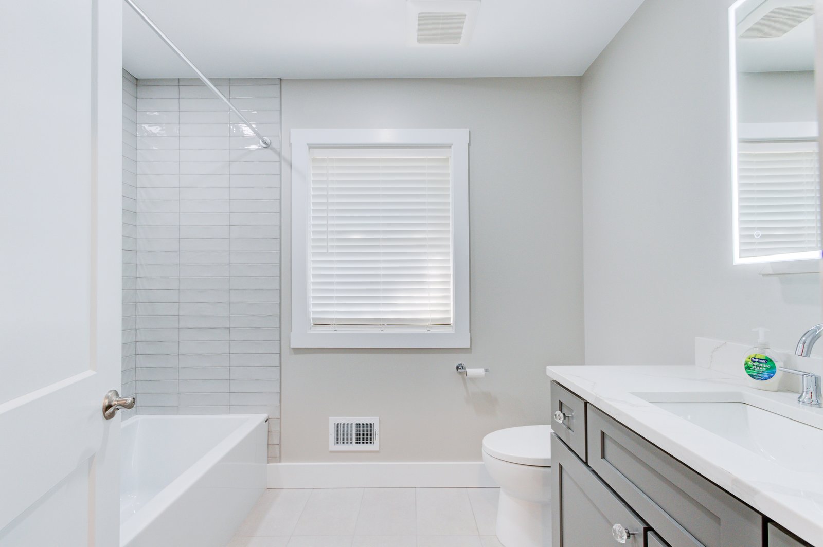 Hazelhurst + Remodel design-build project: featured in the Bloomfield Township portfolio for Lone Pine and Cranbrook-area residents
