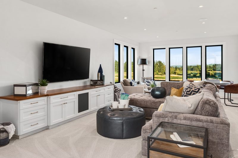 Woodland + Estate living space by Reschka Design Build